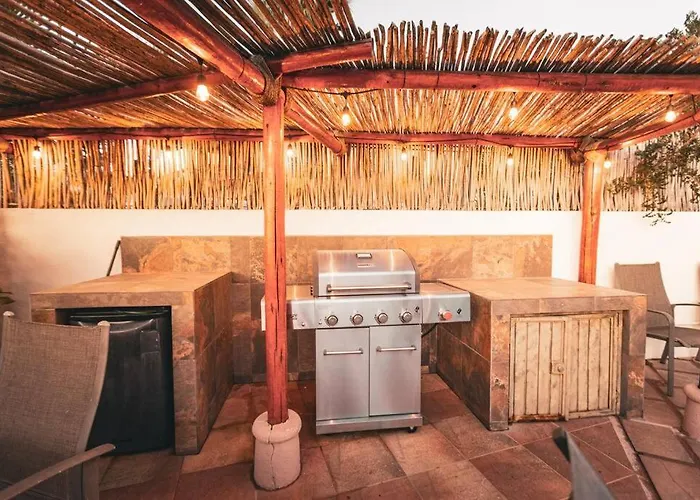 Holiday home 3 Bed 4 Bath Ocean View With Heated Pool. El Pueblito (Baja California Sur)