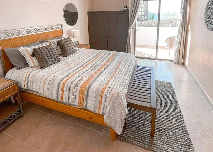 Holiday home 3 Bed 4 Bath Ocean View With Heated Pool. El Pueblito (Baja California Sur)