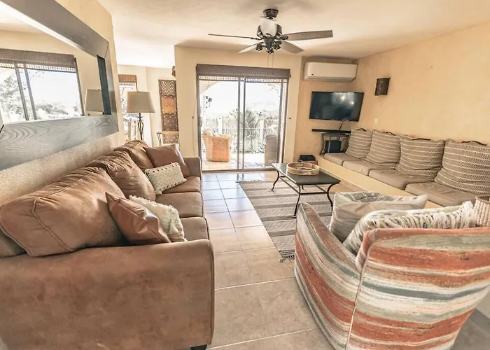 3 Bed 4 Bath Ocean View With Heated Pool. Holiday home