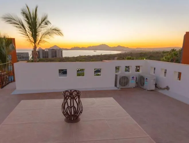 3 Bed 4 Bath Ocean View With Heated Pool. Holiday home *