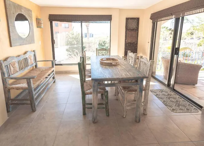 Holiday home 3 Bed 4 Bath Ocean View With Heated Pool. El Pueblito (Baja California Sur)