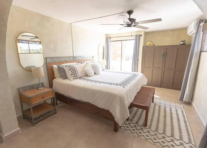 3 Bed 4 Bath Ocean View With Heated Pool. Holiday home *